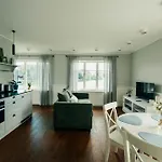 Apartment Vaeike-juusa Kuelaliskorter *